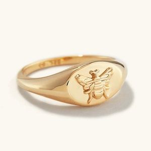 Mejuri Honey Mini Signet Ring